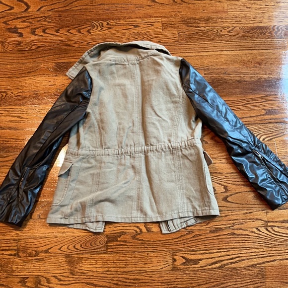 Army Green Ellison Apparel Small Jacket - Picture 8 of 8